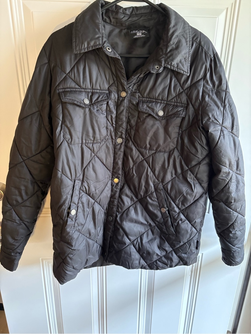 Quilted Puffer Jacket in Black - Casual Women’s Coat